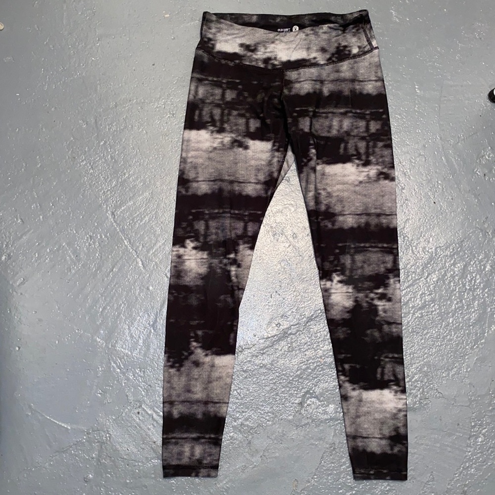 Old Navy Active Black & Grey Static Pattern Leggings